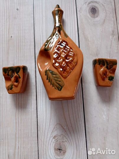 Графин глиняный, две стопки