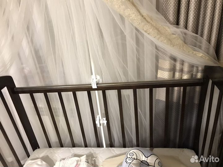 Детская кроватка с матрасом