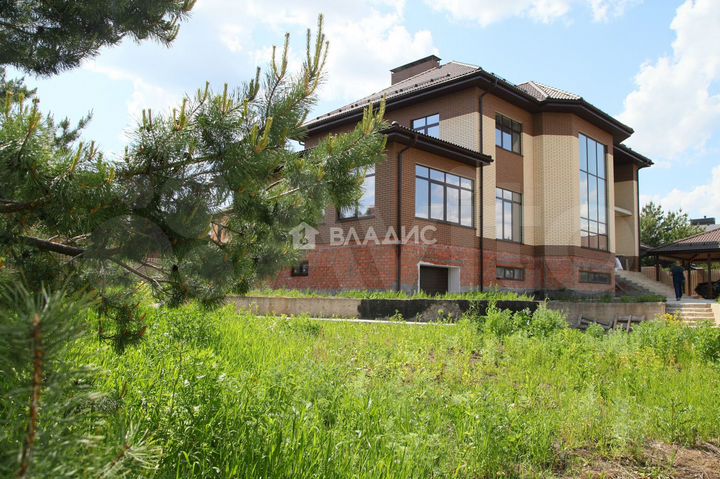 Дом 600 м² на участке 15 сот.