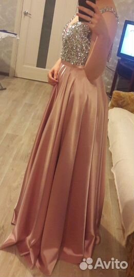 Платье вечернее