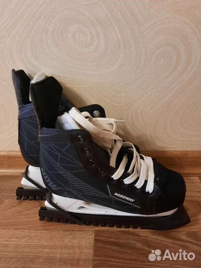 Коньки хоккейные