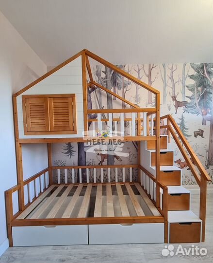 Двухъярусная кровать