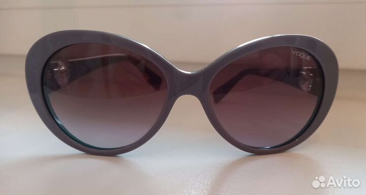 Солнцезащитные очки vogue