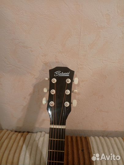 Акустическая гитара