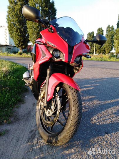 Мотоцикл bajaj pulsar RS200
