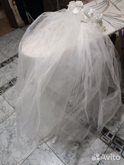 Свадебное платье 48 50 бу