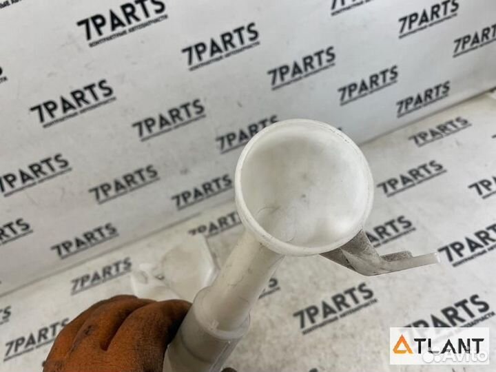 Бачок стеклоомывателя honda FIT