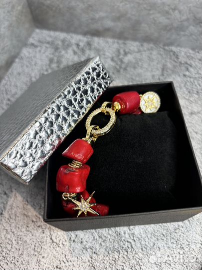 Корраловый браслет