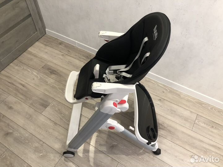 Стульчик для кормления Nuovito Futuro Senso