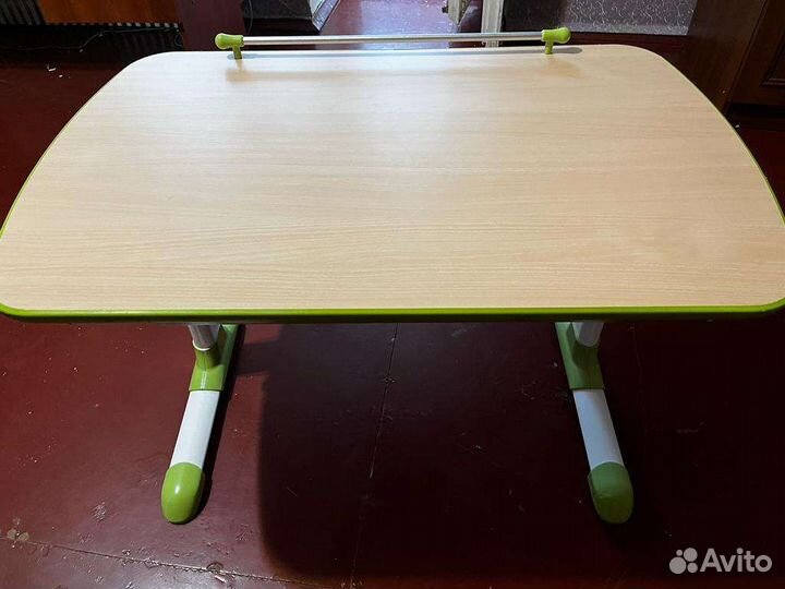 Детский стол парта