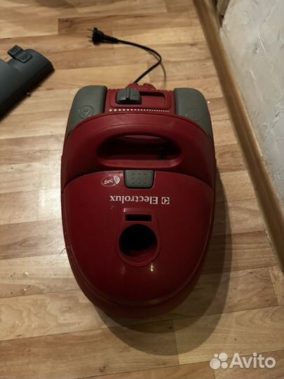 Пылесос Electrolux clario 1600w