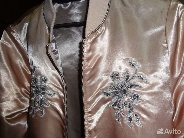 Бомбер Stradivarius