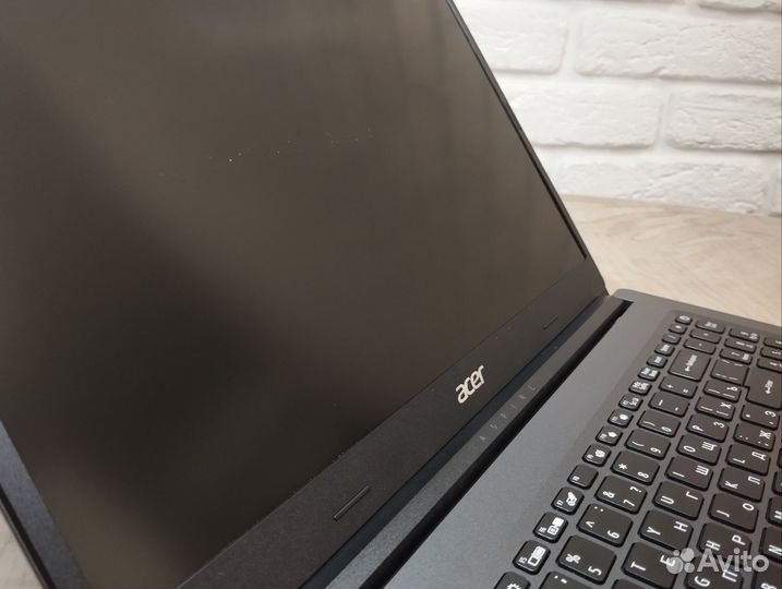 Acer FullHD/i3-7020u/MX130 2Gb/8Gb/256Gb