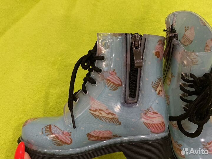 Резиновые ботинки