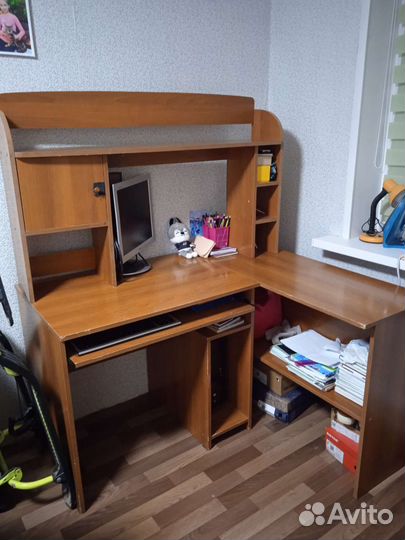 Компьютерный стол