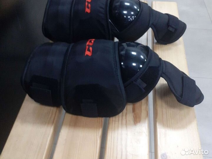 Защита коленей вратаря CCM 500 SR