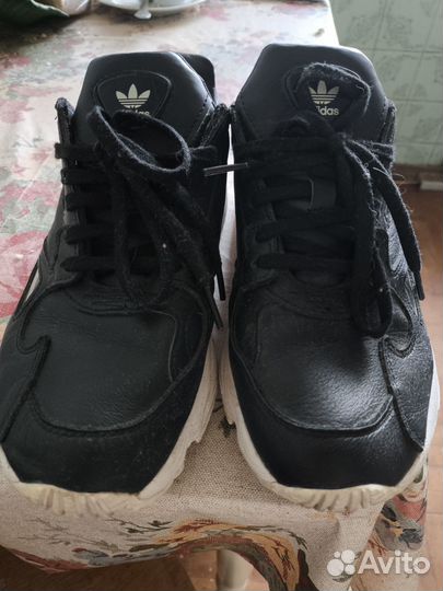 Кроссовки adidas