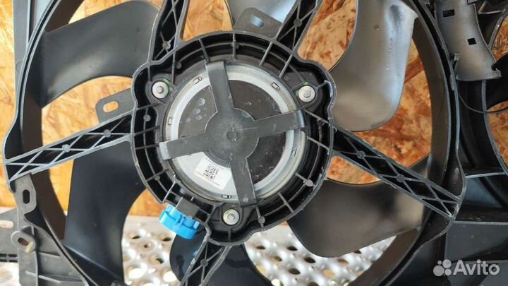 Вентилятор радиатора Renault Trafic 3 2019