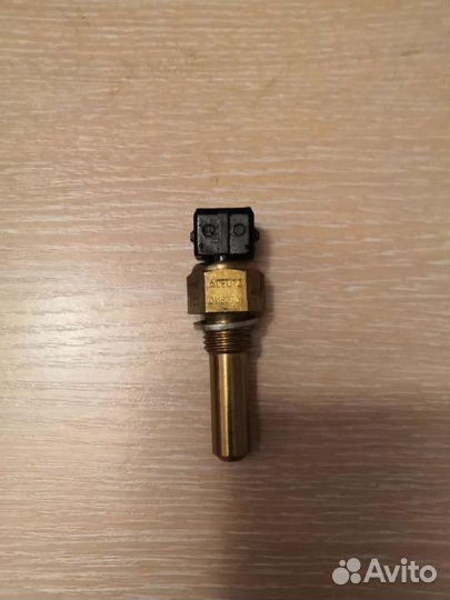 Датчик температуры охлаждающей жидкости