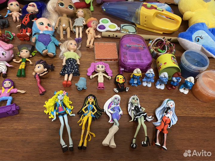 Игрушки и аксессуары для девочки