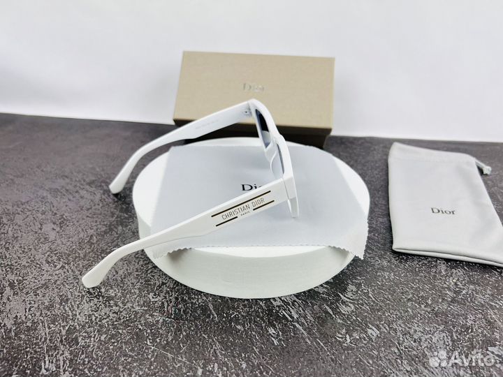 Солнцезащитные очки