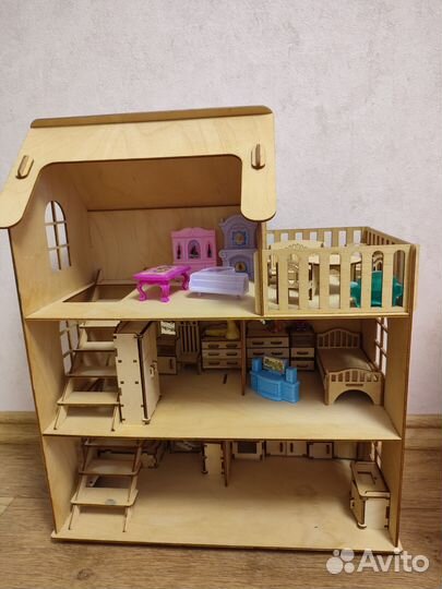 Домик кукольный