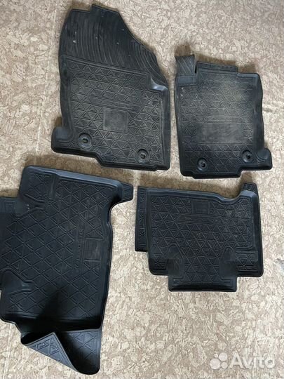 Коврик в автомобиль