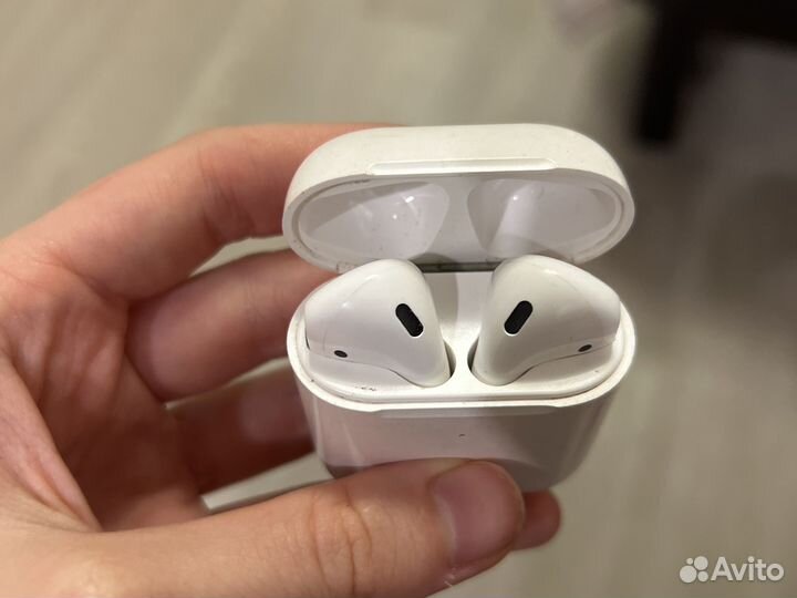Беспроводные наушники apple airpods