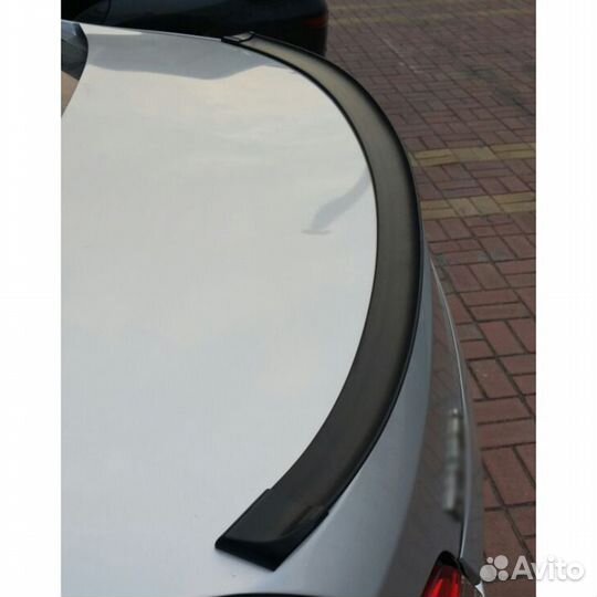Гибкий спойлер на багажник
