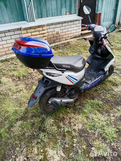 Скутер Vento corsa