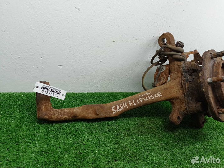 Б/У Кулак поворотный правый 4321160170, 4350260180