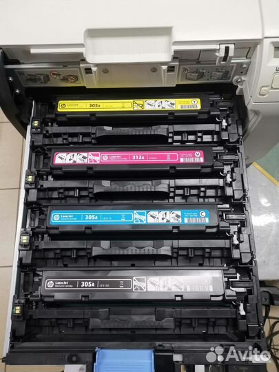 Цветной лазерный принтер HP pro 300 m351a