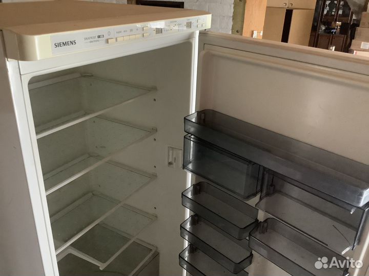 Холодильник Siemens
