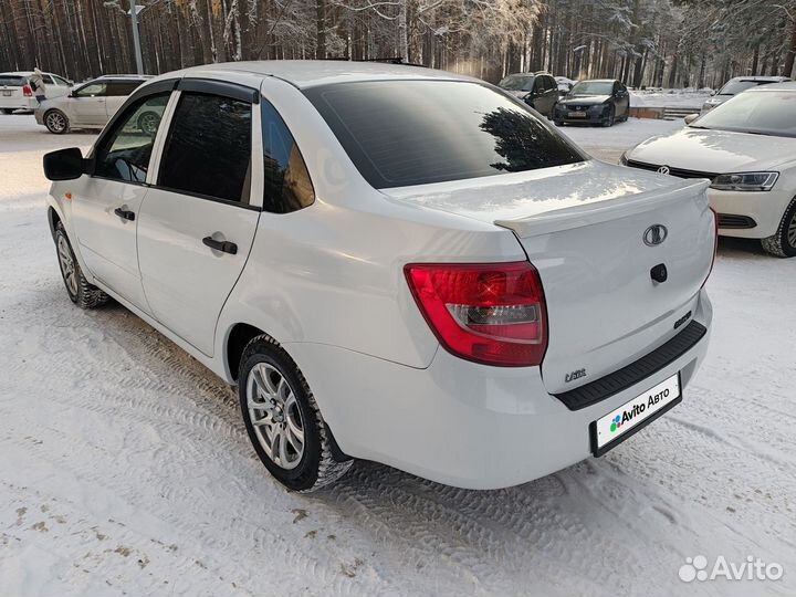 LADA Granta 1.6 МТ, 2013, 210 000 км