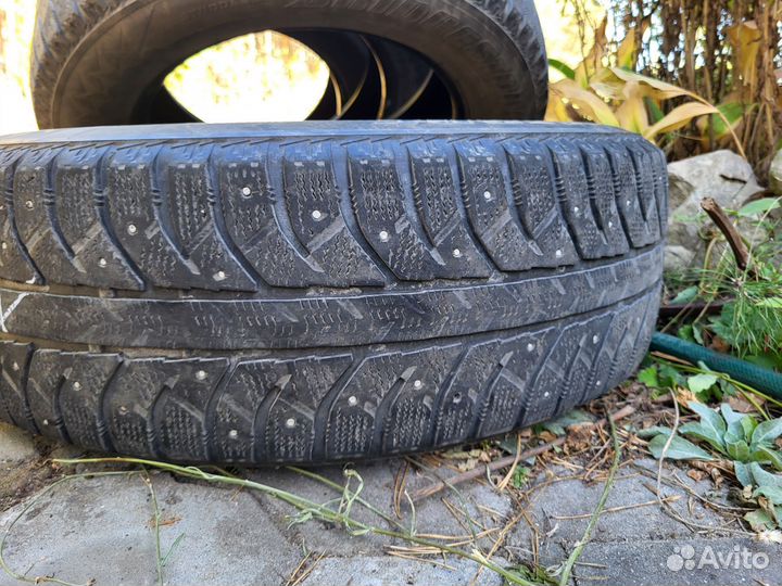 Bridgestone Ice Cruiser 7000 225/65 R17