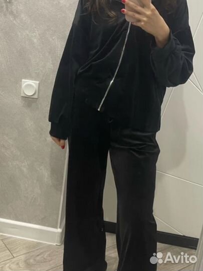 Женский спортивный костюм