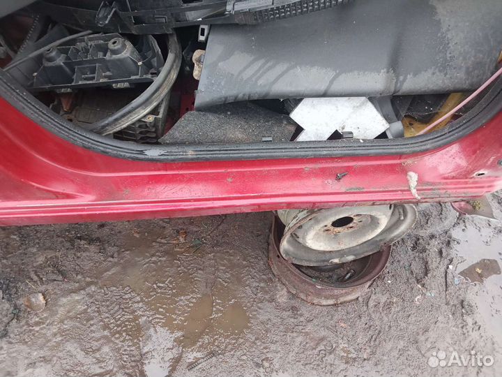 Уплотнительная резинка двери scenic 2