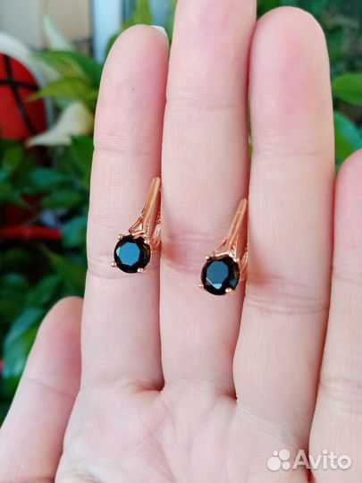 Серьги с чёрным камнем