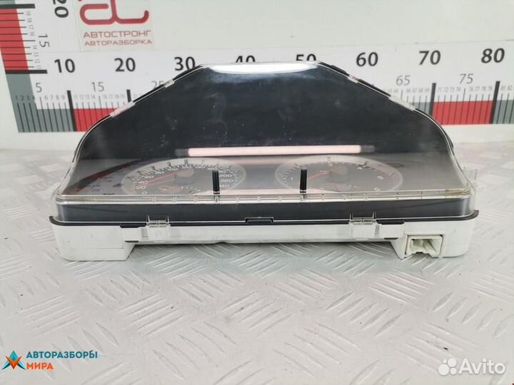 Щиток приборов (приборная панель) Volvo V50 2004