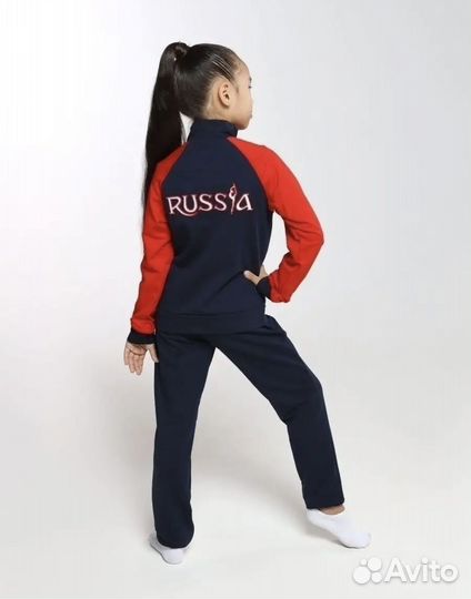 Спортивный костюм для девочки 128р