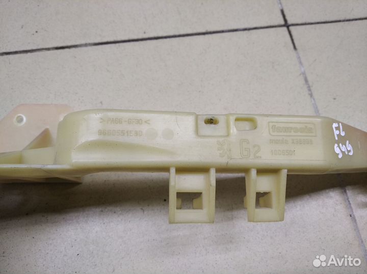 Кронштейн ручки 408 2012