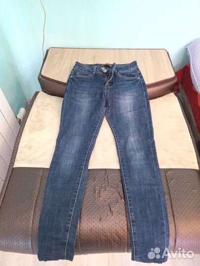 Джинсы новые,на девочку.лет 11,13