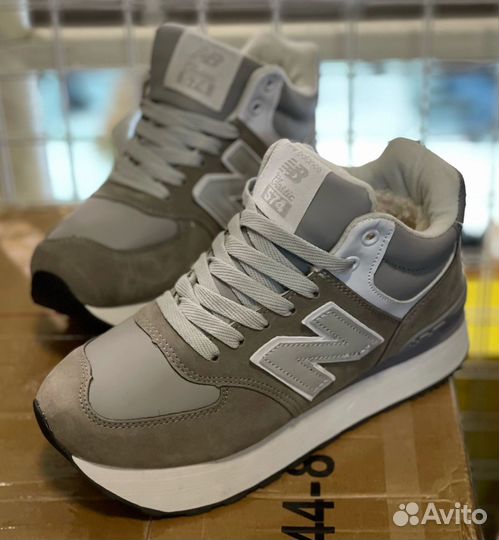 Кроссовки женские зимние