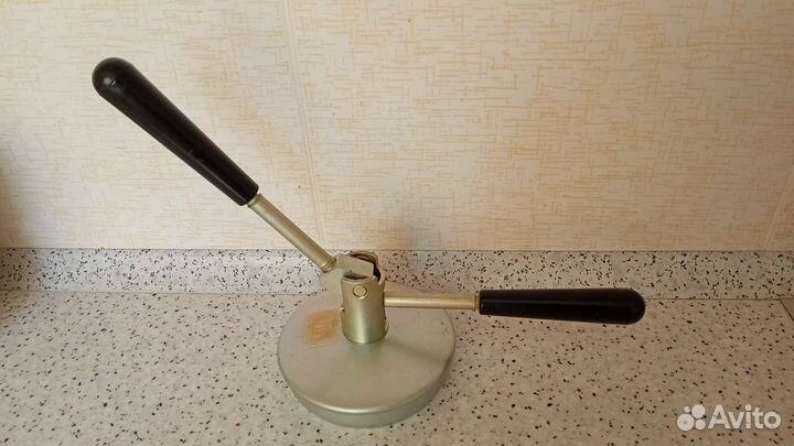 Закаточная машинка автомат с 2 ручками