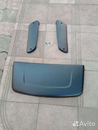 Накладка на капот + уши Нива