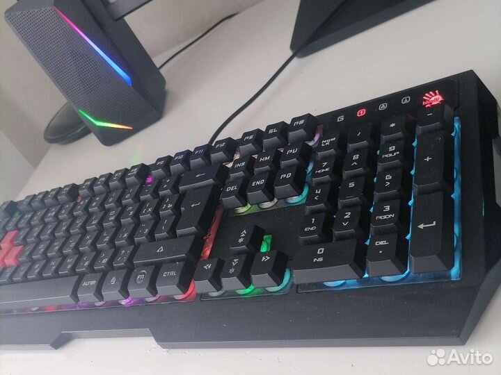 Игровая механическая клавиатура