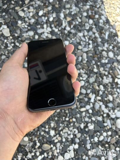 Телефон iPhone 8