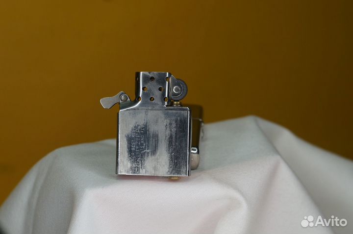 Зажигалка бензиновая zippo