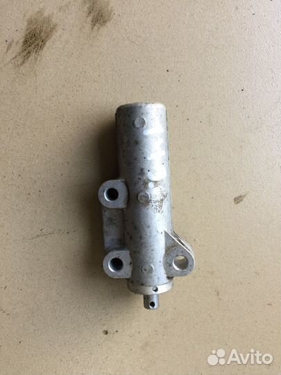 Натяжной ролик audi A8 D3 quattro