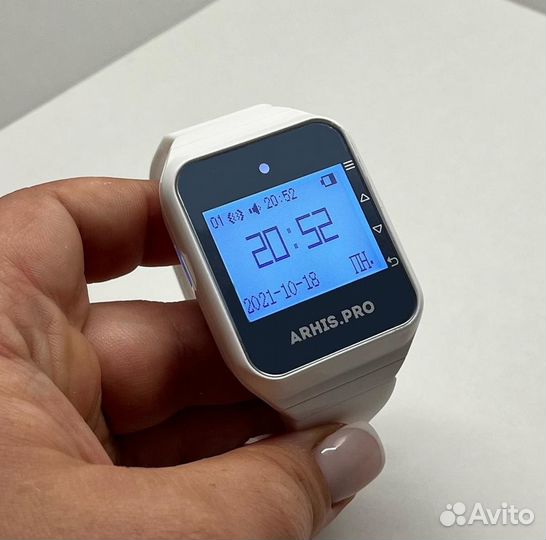 Белые часы-пейджер для вызова персонала медицина